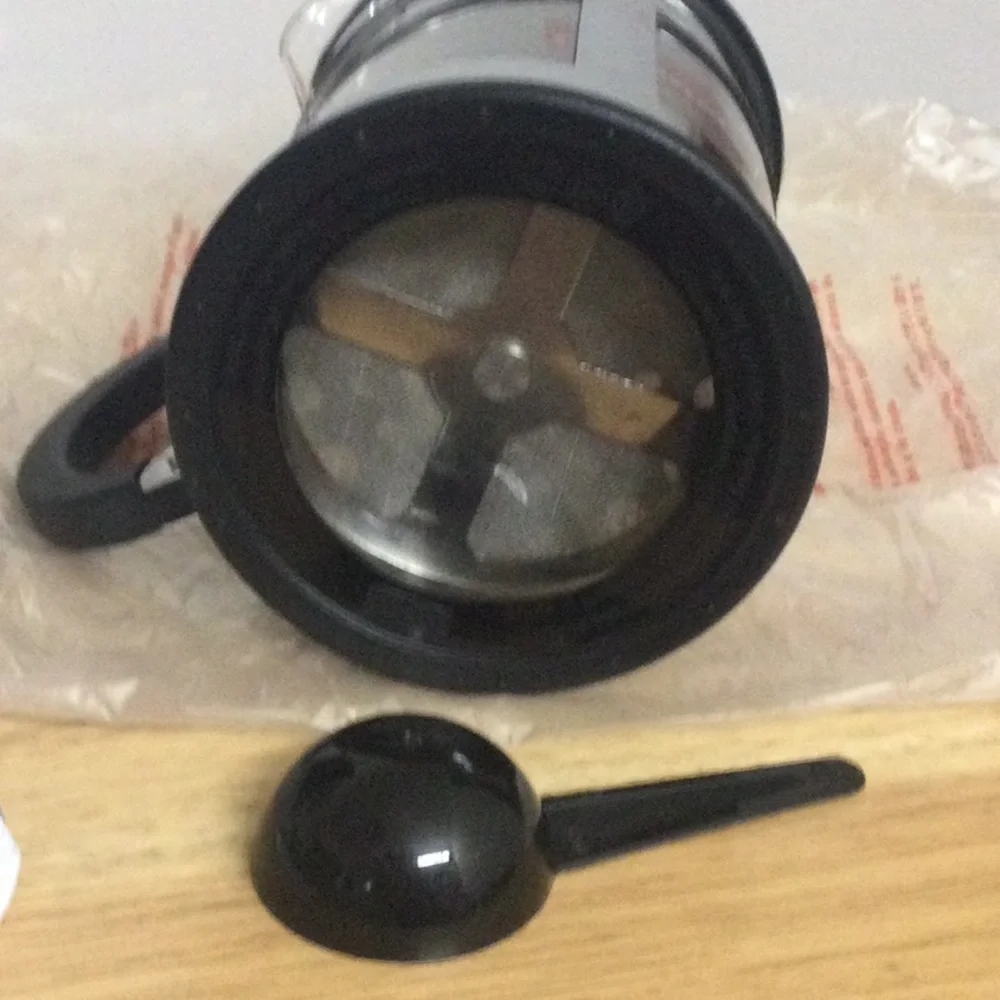 🌞 Bodum Kenya French Press Coffee Maker Makes 4 Cups of Coffee in boxes